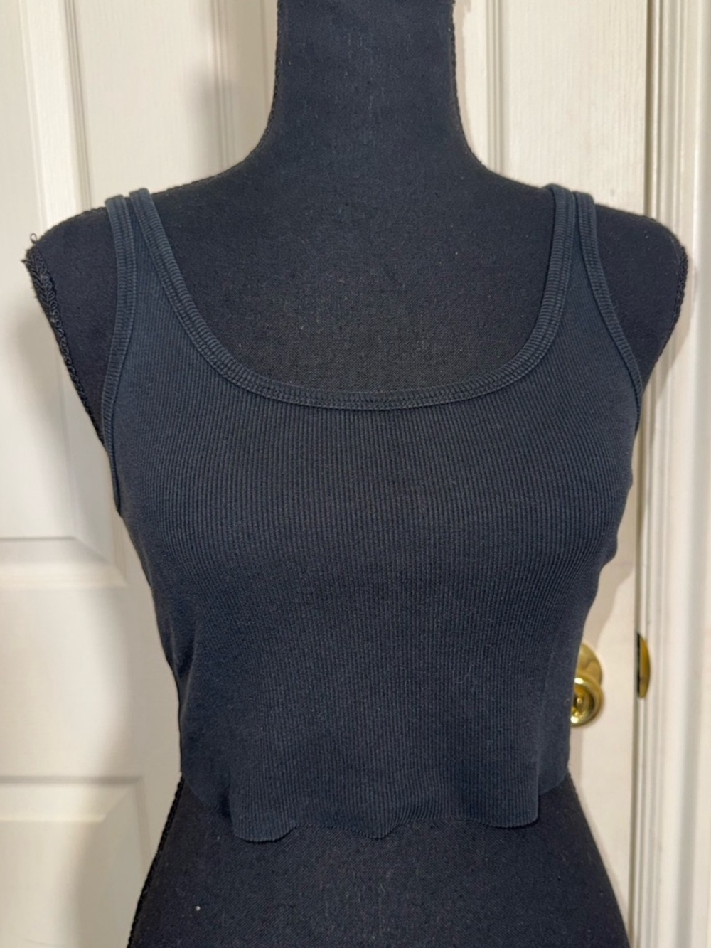 Universal Thread Ribbed Scoop Neck Crop Tank Top Black S
